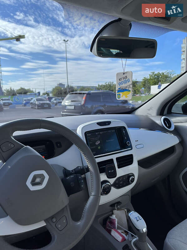 Хэтчбек Renault Zoe 2015 в Львове