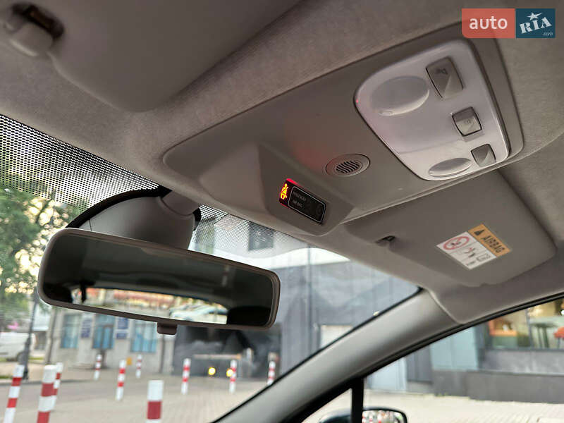 Хэтчбек Renault Zoe 2015 в Киеве