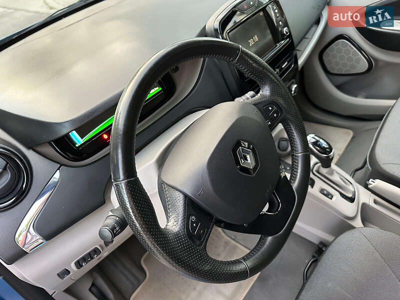 Хэтчбек Renault Zoe 2015 в Киеве