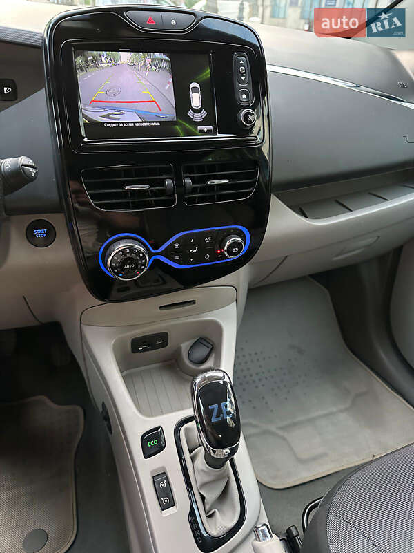 Хэтчбек Renault Zoe 2015 в Киеве