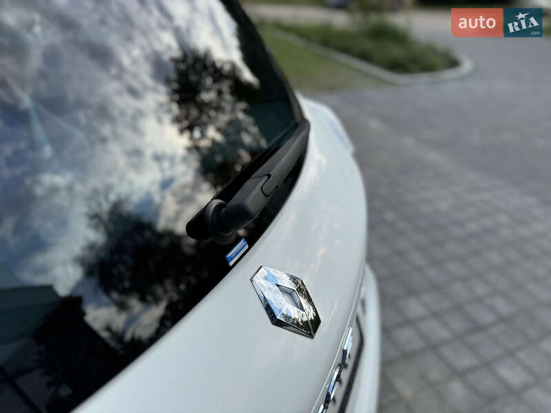 Хэтчбек Renault Zoe 2015 в Львове