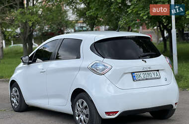 Хэтчбек Renault Zoe 2015 в 