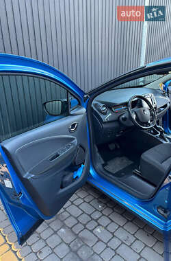 Хэтчбек Renault Zoe 2018 в 