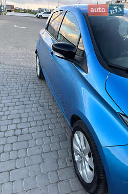 Хэтчбек Renault Zoe 2018 в 