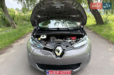 Хэтчбек Renault Zoe 2016 в 