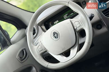 Хэтчбек Renault Zoe 2016 в 