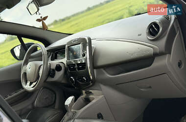 Хэтчбек Renault Zoe 2016 в 
