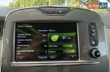 Хэтчбек Renault Zoe 2016 в 