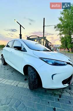 Хэтчбек Renault Zoe 2017 в 