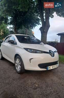 Хэтчбек Renault Zoe 2015 в 