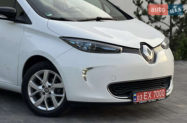 Хэтчбек Renault Zoe 2019 в 