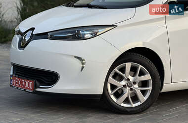 Хэтчбек Renault Zoe 2019 в 