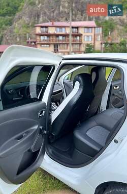Хэтчбек Renault Zoe 2020 в 