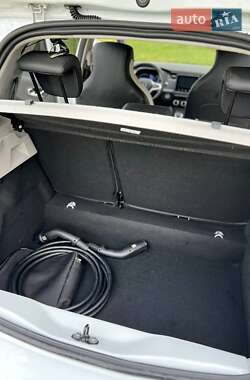 Хэтчбек Renault Zoe 2020 в 