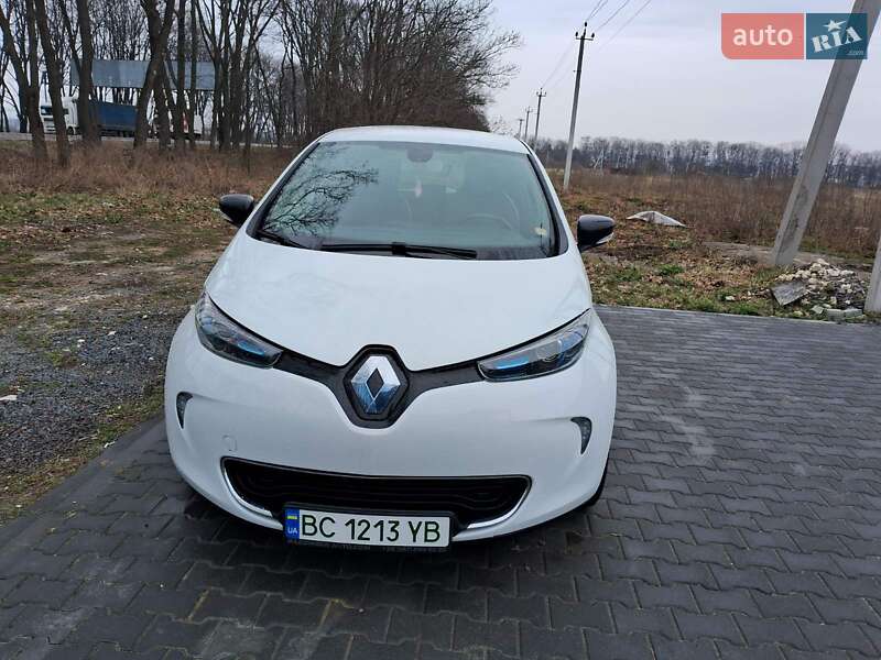 Хэтчбек Renault Zoe 2016 в 