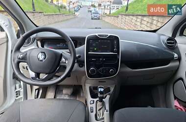 Хэтчбек Renault Zoe 2015 в 