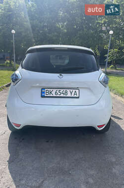 Хэтчбек Renault Zoe 2019 в 