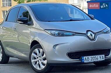 Хэтчбек Renault Zoe 2016 в 