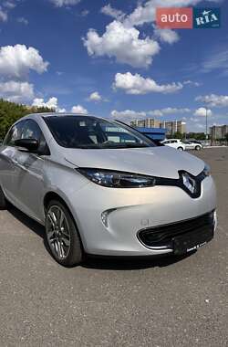 Хэтчбек Renault Zoe 2017 в 
