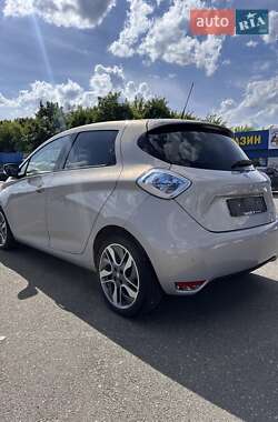 Хэтчбек Renault Zoe 2017 в 