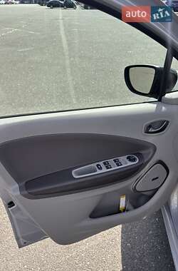 Хэтчбек Renault Zoe 2017 в 