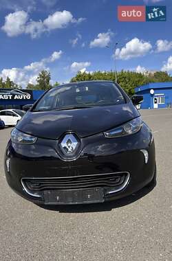 Хэтчбек Renault Zoe 2016 в 