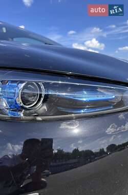 Хэтчбек Renault Zoe 2016 в 