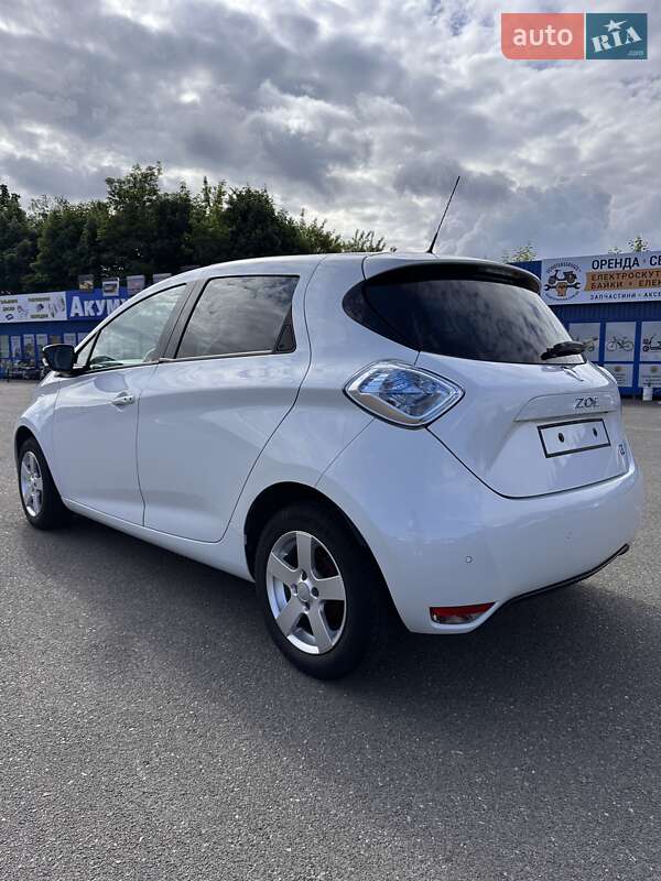 Хетчбек Renault Zoe 2016 в Києві
