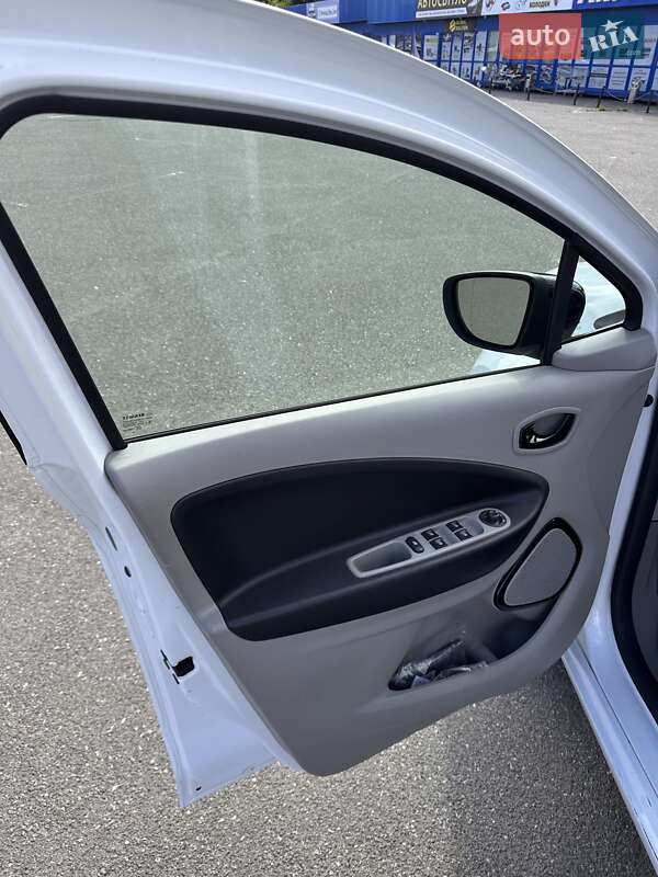 Хетчбек Renault Zoe 2016 в Києві