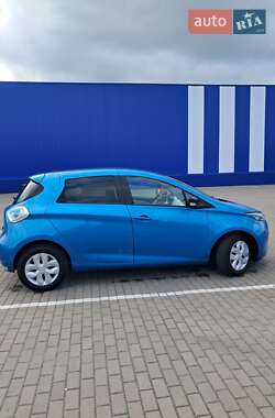 Хэтчбек Renault Zoe 2016 в 