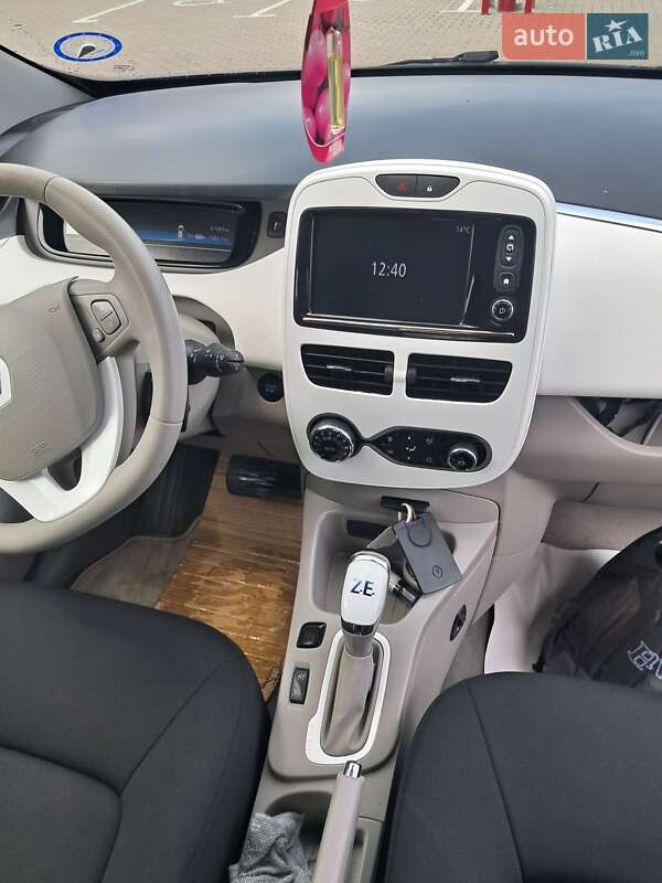 Хэтчбек Renault Zoe 2016 в Дубно