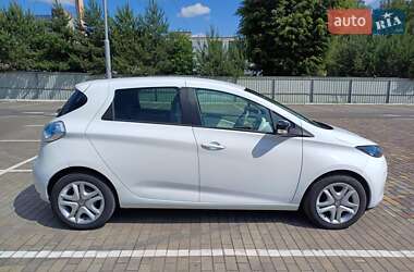 Хэтчбек Renault Zoe 2017 в 