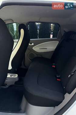 Хетчбек Renault Zoe 2016 в 