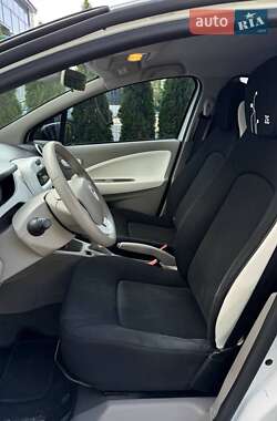 Хетчбек Renault Zoe 2016 в 