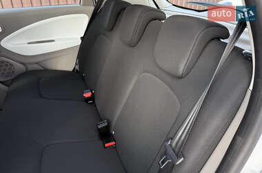 Хэтчбек Renault Zoe 2019 в 