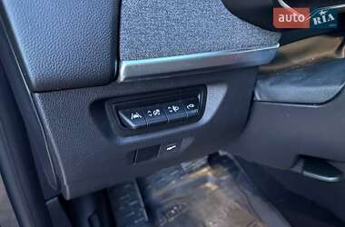 Хэтчбек Renault Zoe 2020 в 