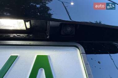 Хэтчбек Renault Zoe 2020 в 