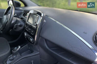 Хэтчбек Renault Zoe 2017 в 