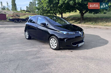 Хэтчбек Renault Zoe 2015 в 