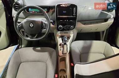 Хэтчбек Renault Zoe 2016 в 
