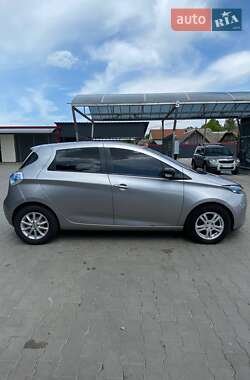 Хэтчбек Renault Zoe 2015 в 