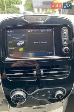 Хэтчбек Renault Zoe 2015 в 