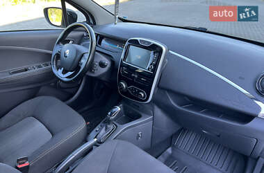 Хетчбек Renault Zoe 2017 в 