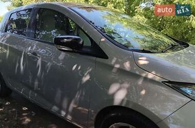Хэтчбек Renault Zoe 2017 в 