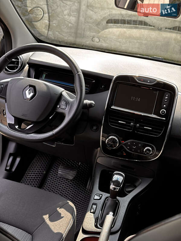 Хэтчбек Renault Zoe 2017 в Городке