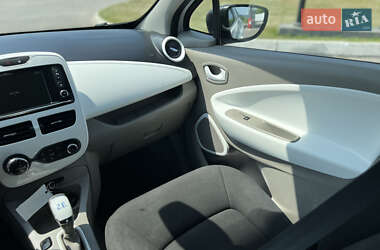 Хэтчбек Renault Zoe 2017 в 