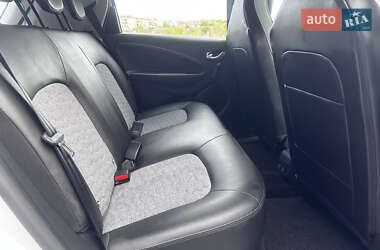 Хэтчбек Renault Zoe 2020 в 