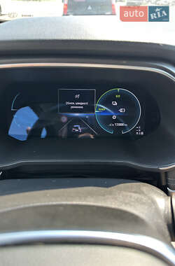 Хэтчбек Renault Zoe 2021 в 