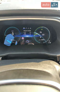Хэтчбек Renault Zoe 2021 в 