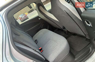 Хэтчбек Renault Zoe 2021 в 